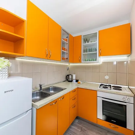 Tamara Biograd Na Moru